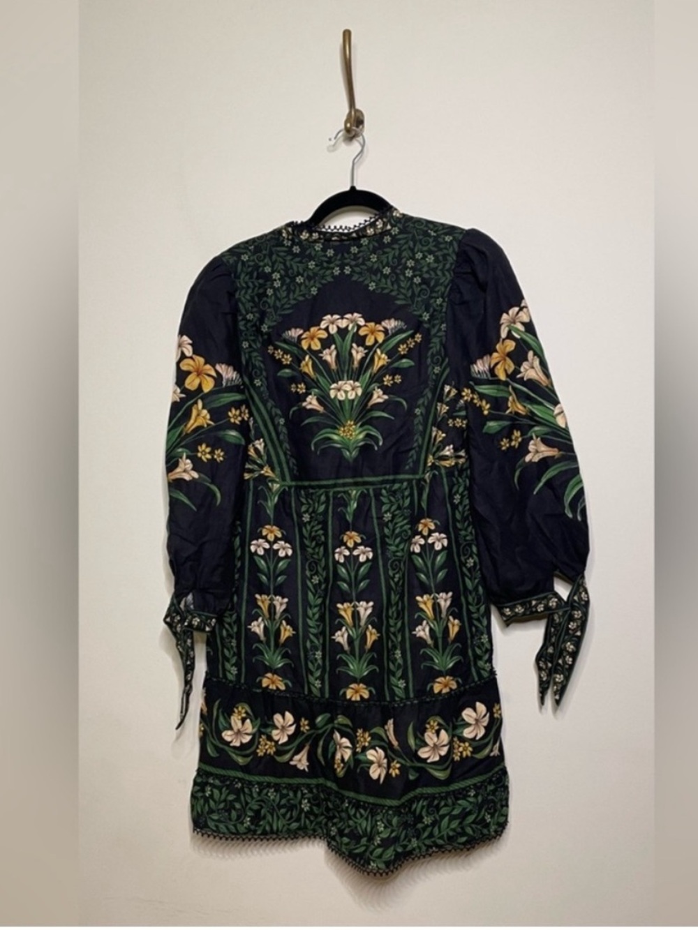 FARM Rio Black Flowers Arch Lenzing Ecovero Euroflax Mini Dress - Picture 8 of 11